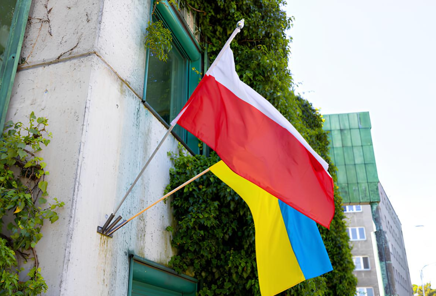 Обновление Спецзакона о помощи гражданам Украины в Польше: что меняется и как это повлияет на украинцев