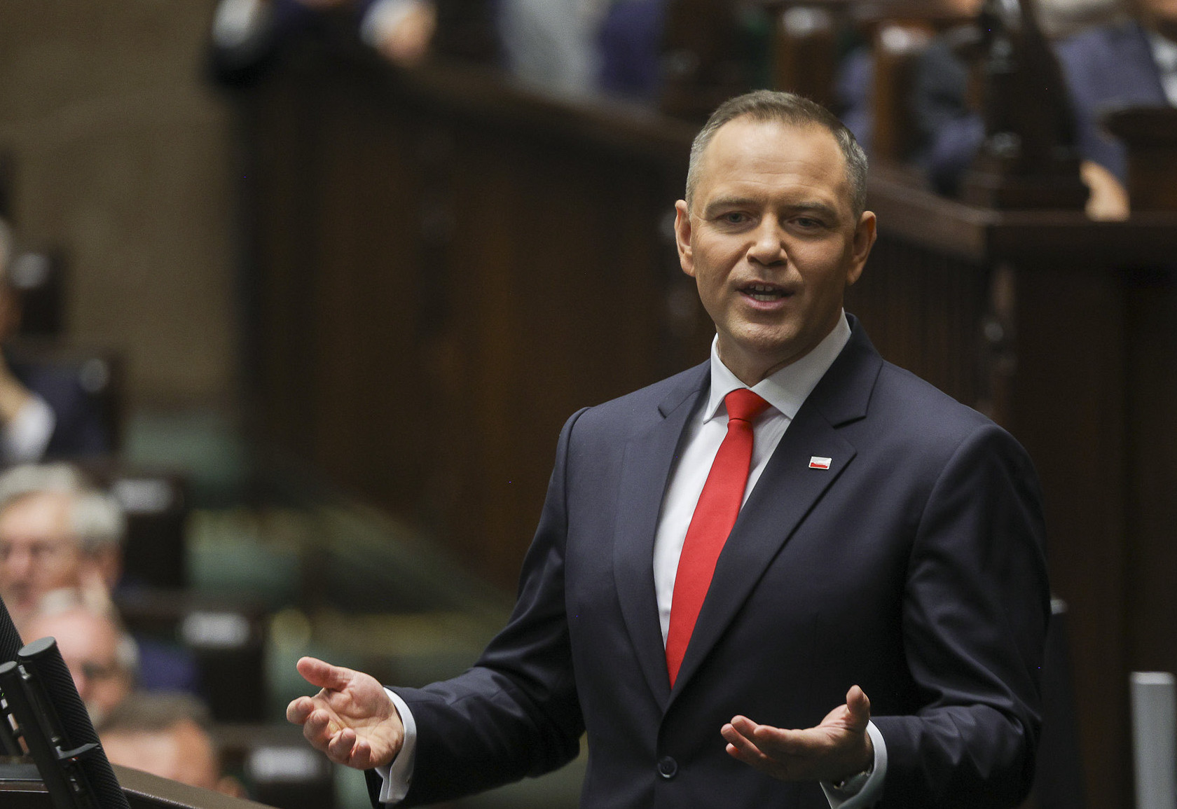 Президент Польши подписал закон об изменении правил помощи украинцам